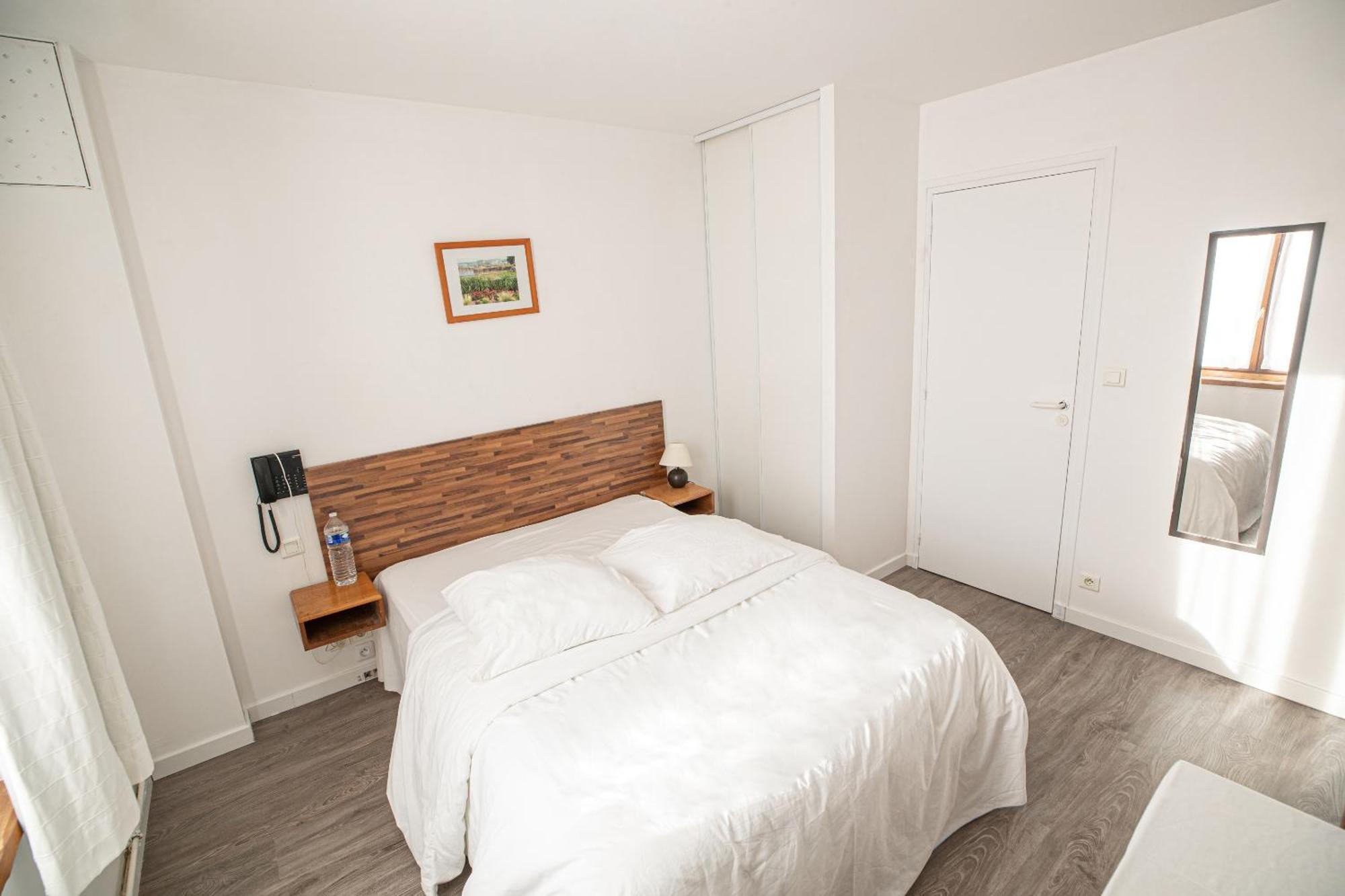 Hotel Restaurant Des 4 Ecluses Gaillon Rom bilde